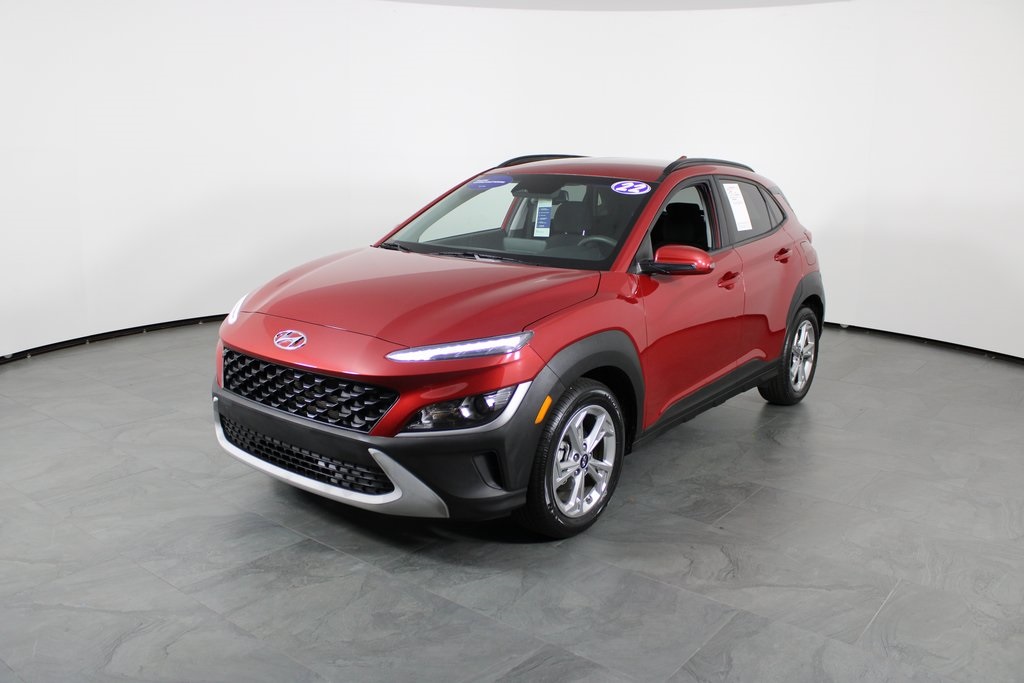 2022 Hyundai Kona SEL photo 2
