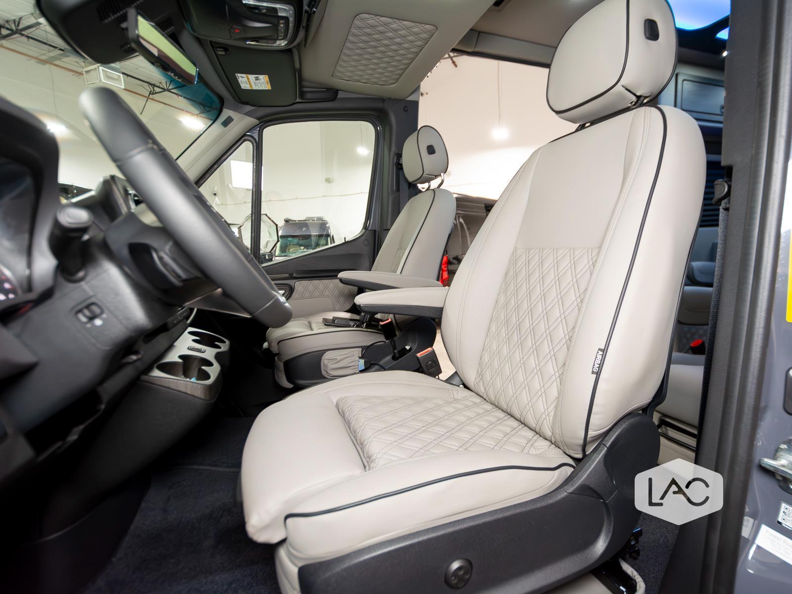 2025 Mercedes Benz Sprinter 3500 photo 14