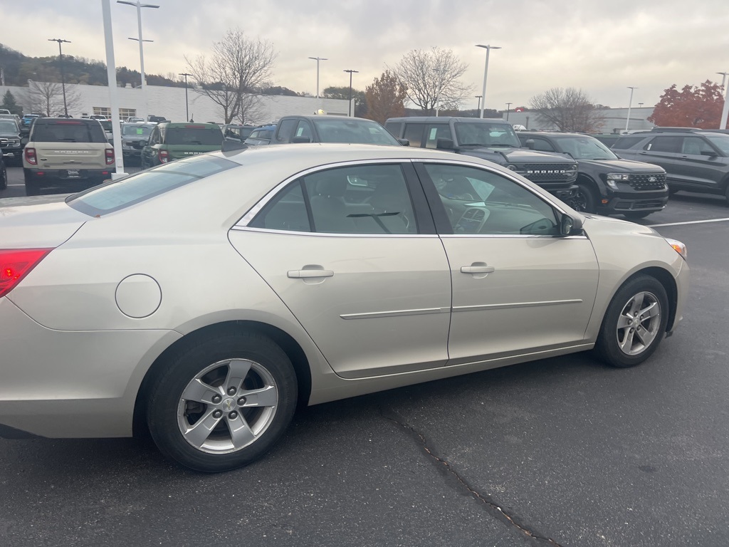 2013 Chevrolet Malibu LS photo 3
