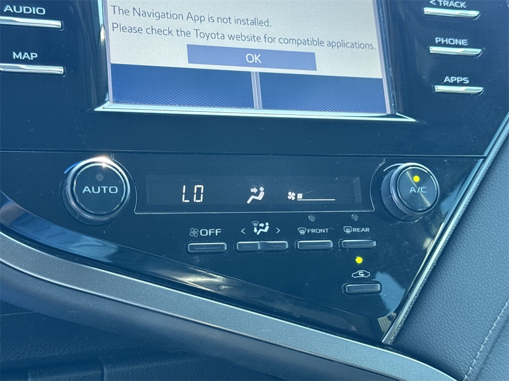 2019 Toyota Camry L photo 24