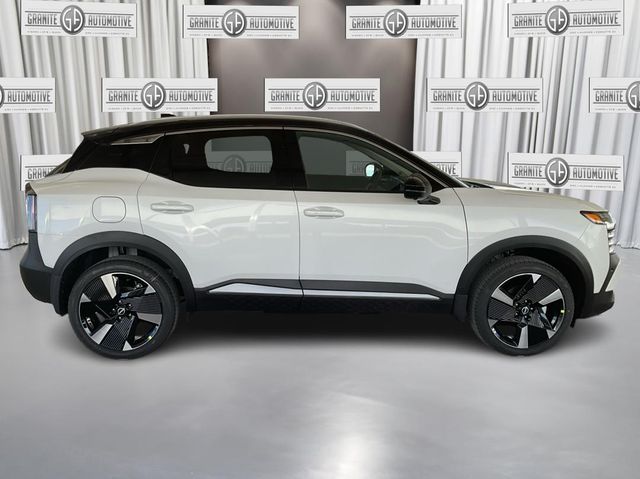2025 Nissan Kicks SR photo 4