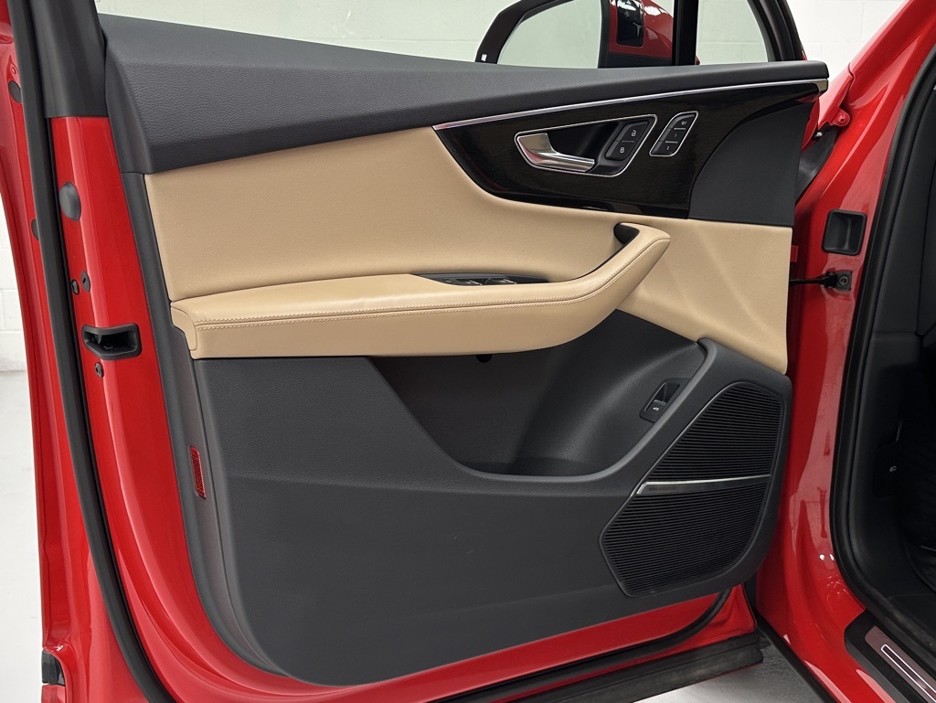2022 Audi Q7 55 Prestige photo 24