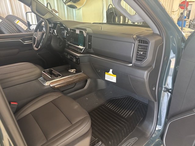 2026 Chevrolet Silverado 2500HD LT photo 31