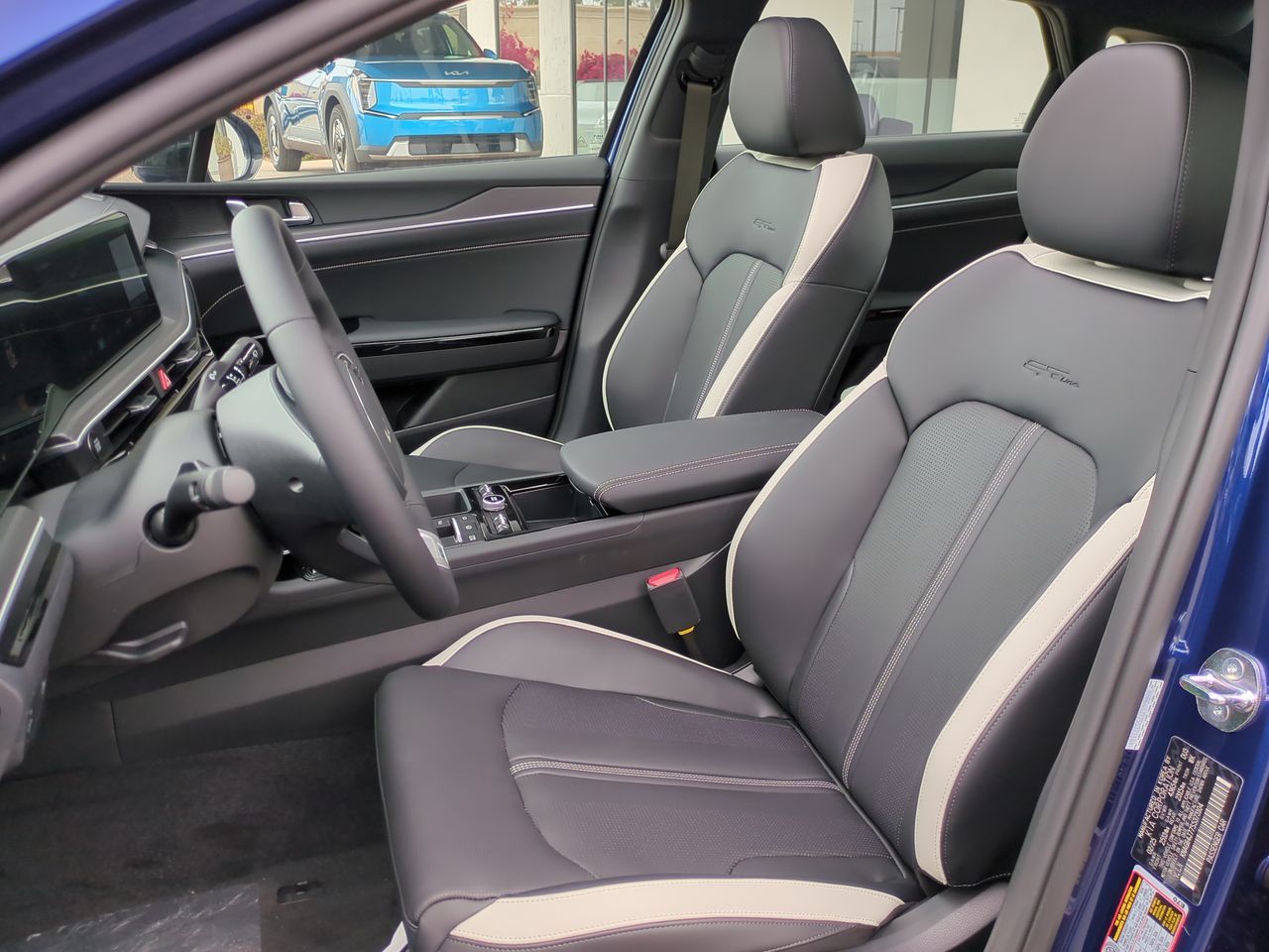 2025 Kia K5 GT-Line photo 15