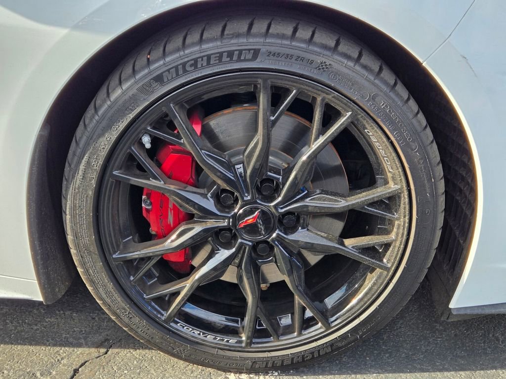 2025 Chevrolet Corvette Stingray 2LT photo 3