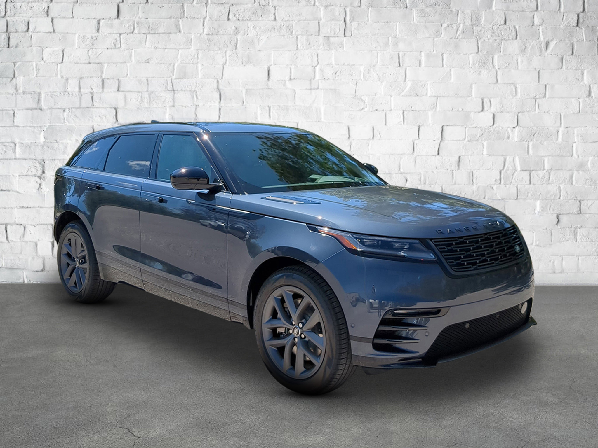 2026 Land Rover Range Rover Velar P250 S photo 3