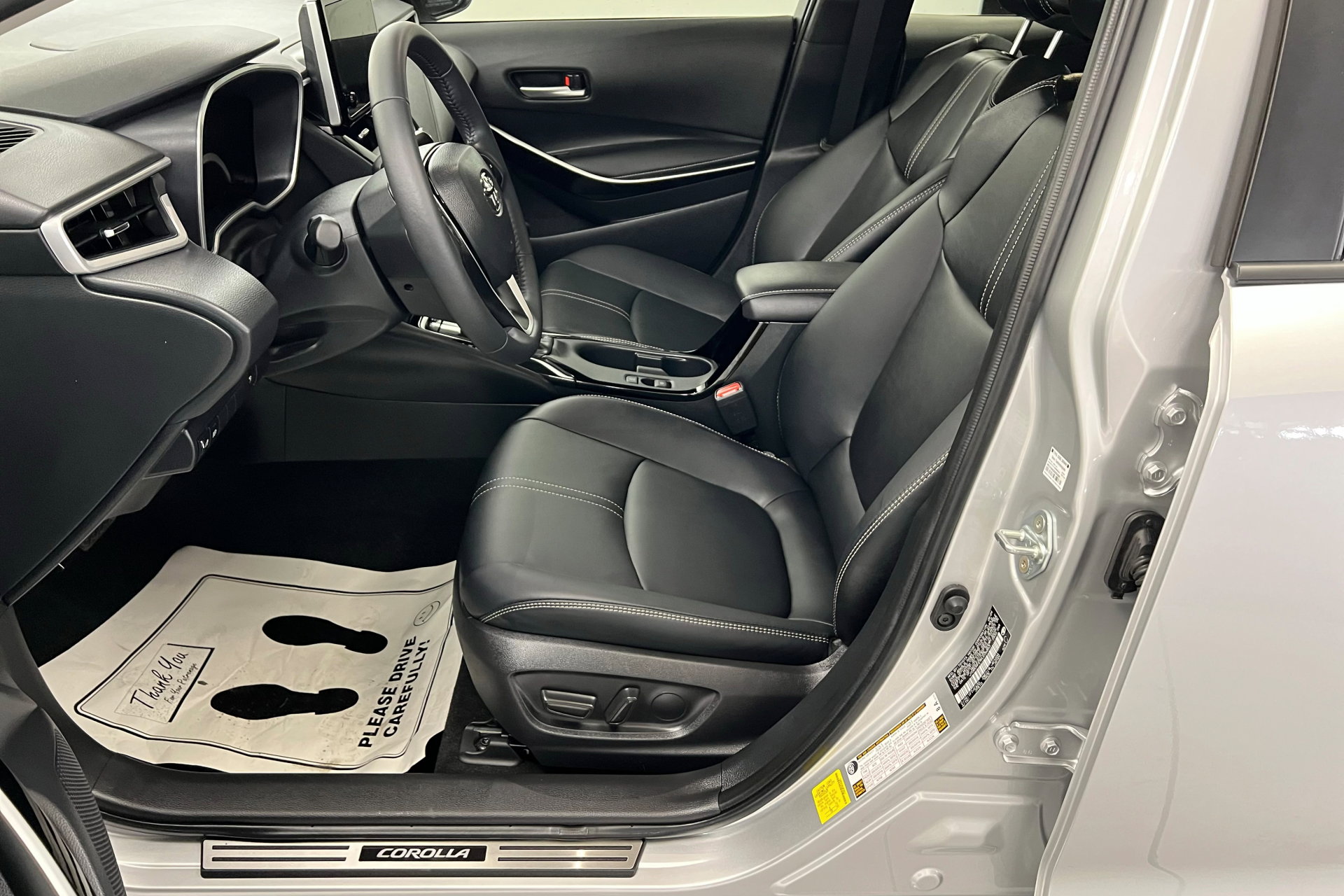 2024 Toyota Corolla Hybrid LE photo 17