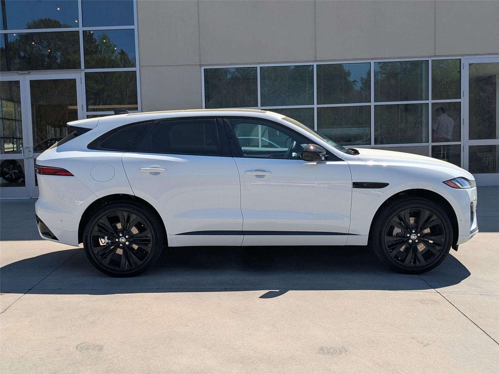 2026 Jaguar F-PACE P250 R-Dynamic S photo 3