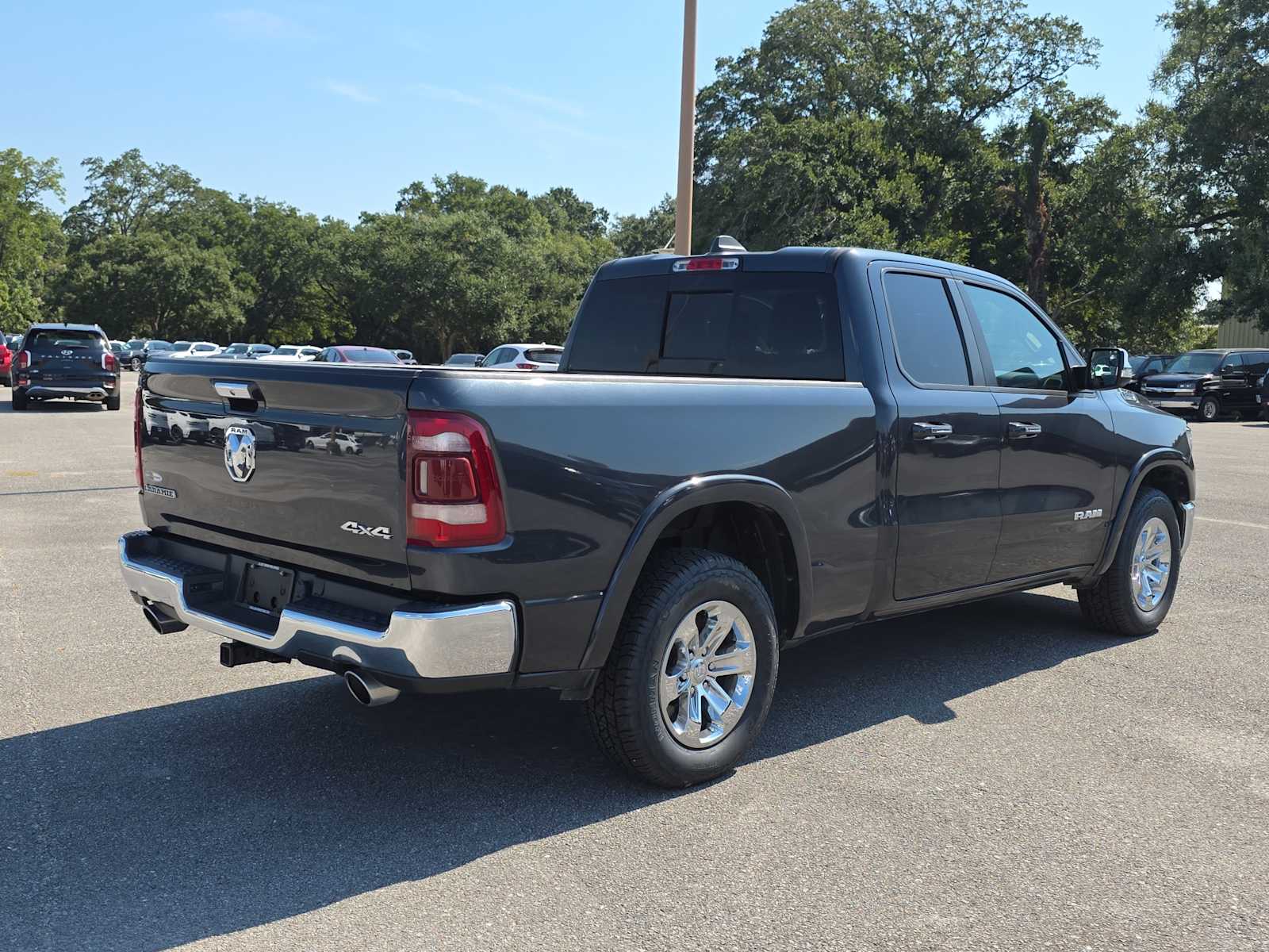 2020 Ram 1500 Laramie photo 7