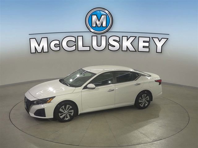 2023 Nissan Altima S's photo