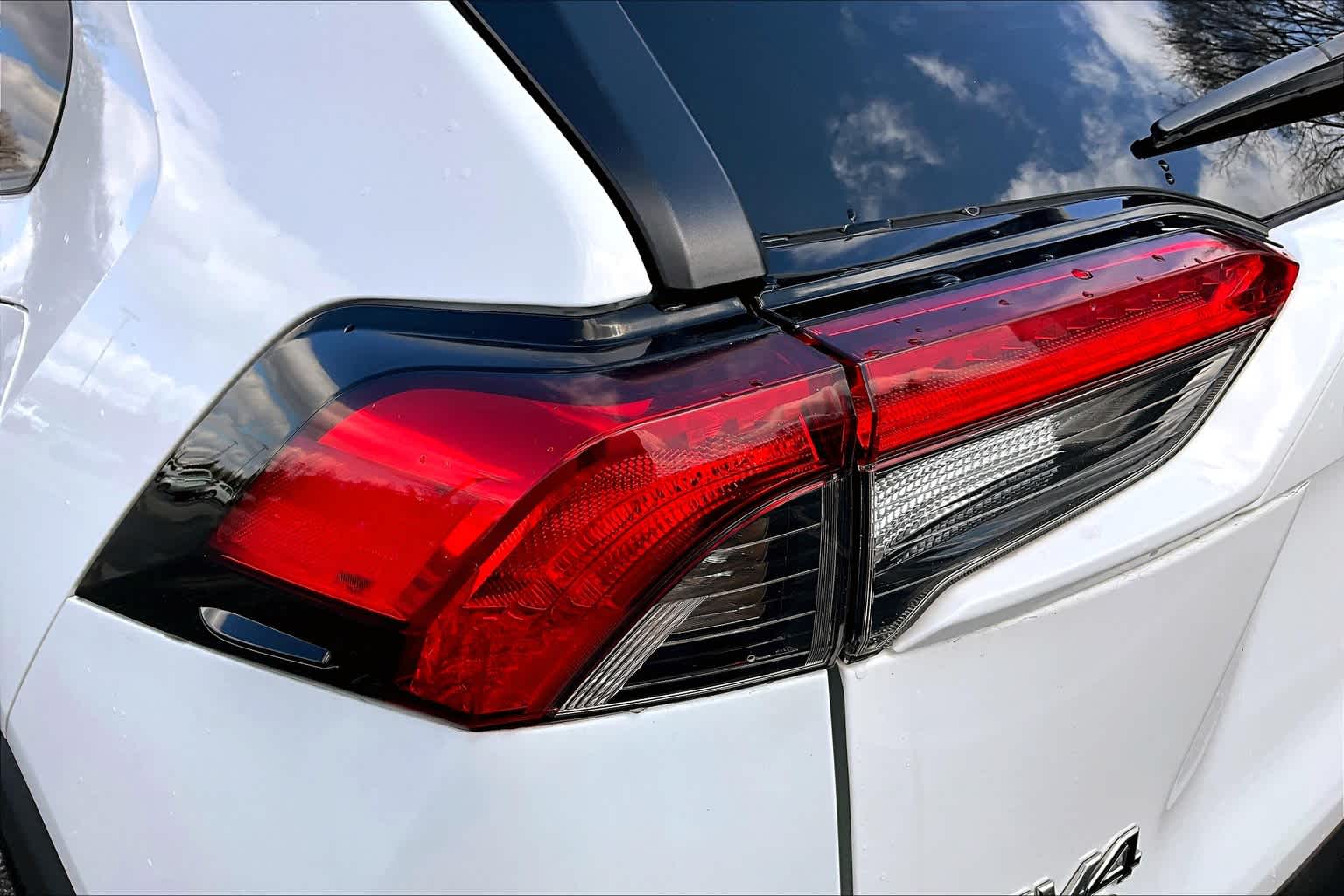 2023 Toyota RAV4 XLE photo 30