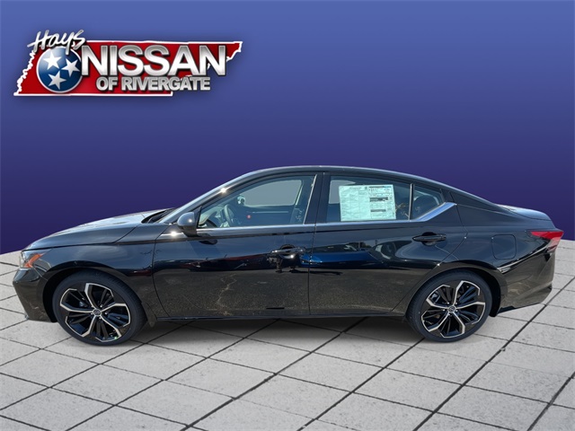 2025 Nissan Altima SR photo 4