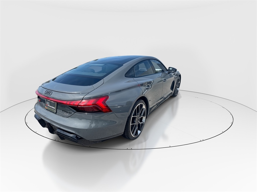 2025 Audi RS e-tron GT Base photo 8