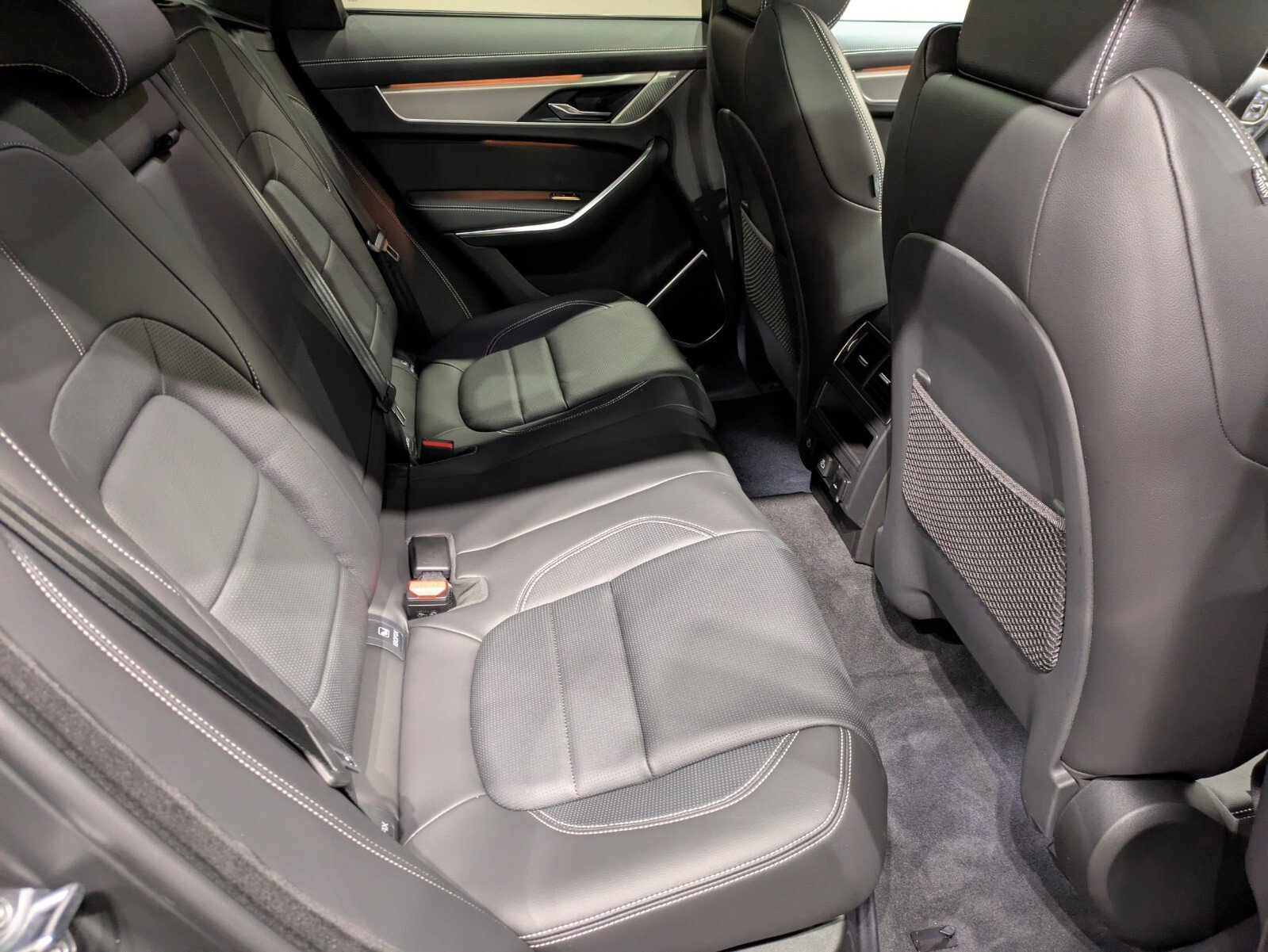 2026 Jaguar F-PACE P250 R-Dynamic S photo 21