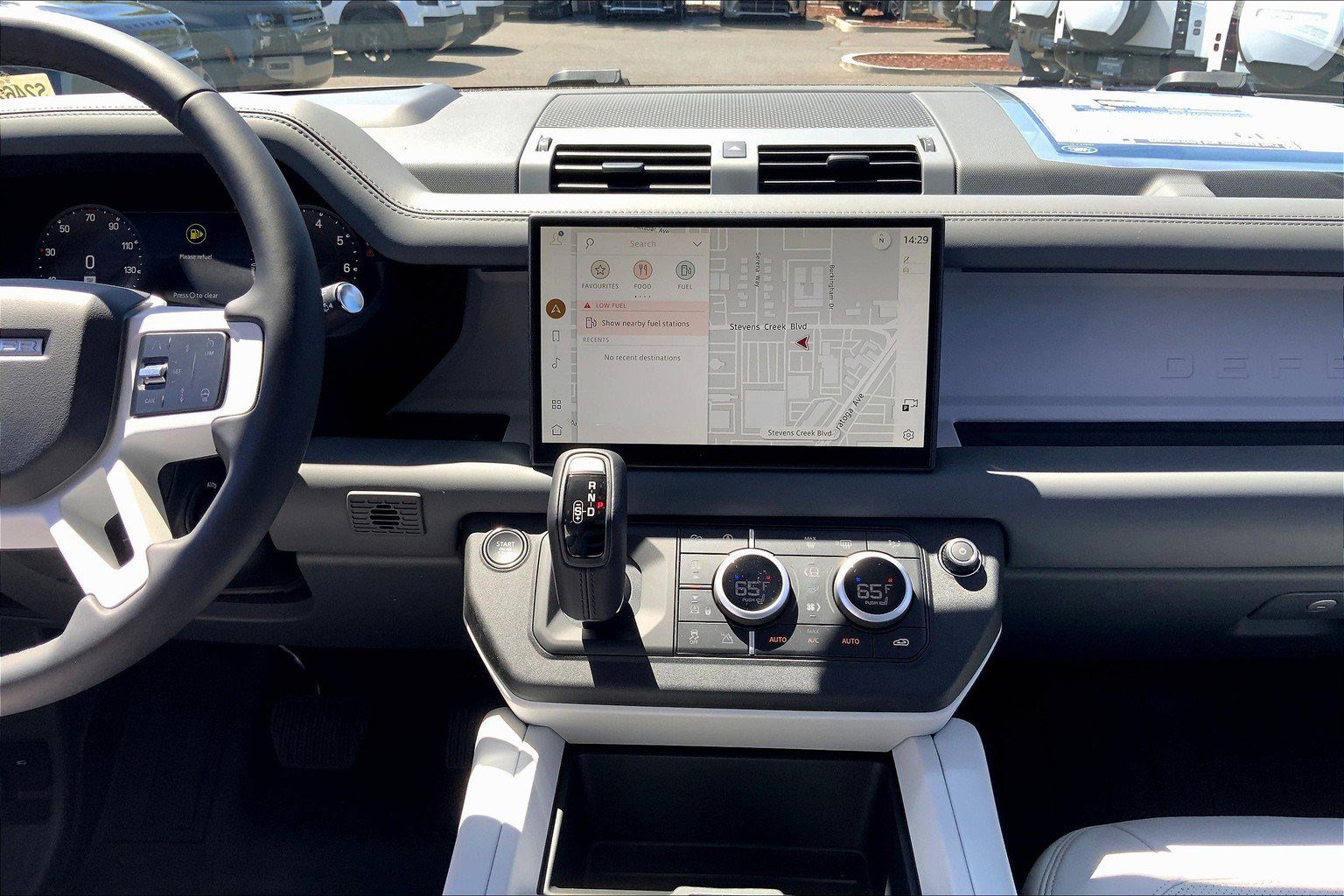 2025 Land Rover Defender 110 X-Dynamic SE photo 5