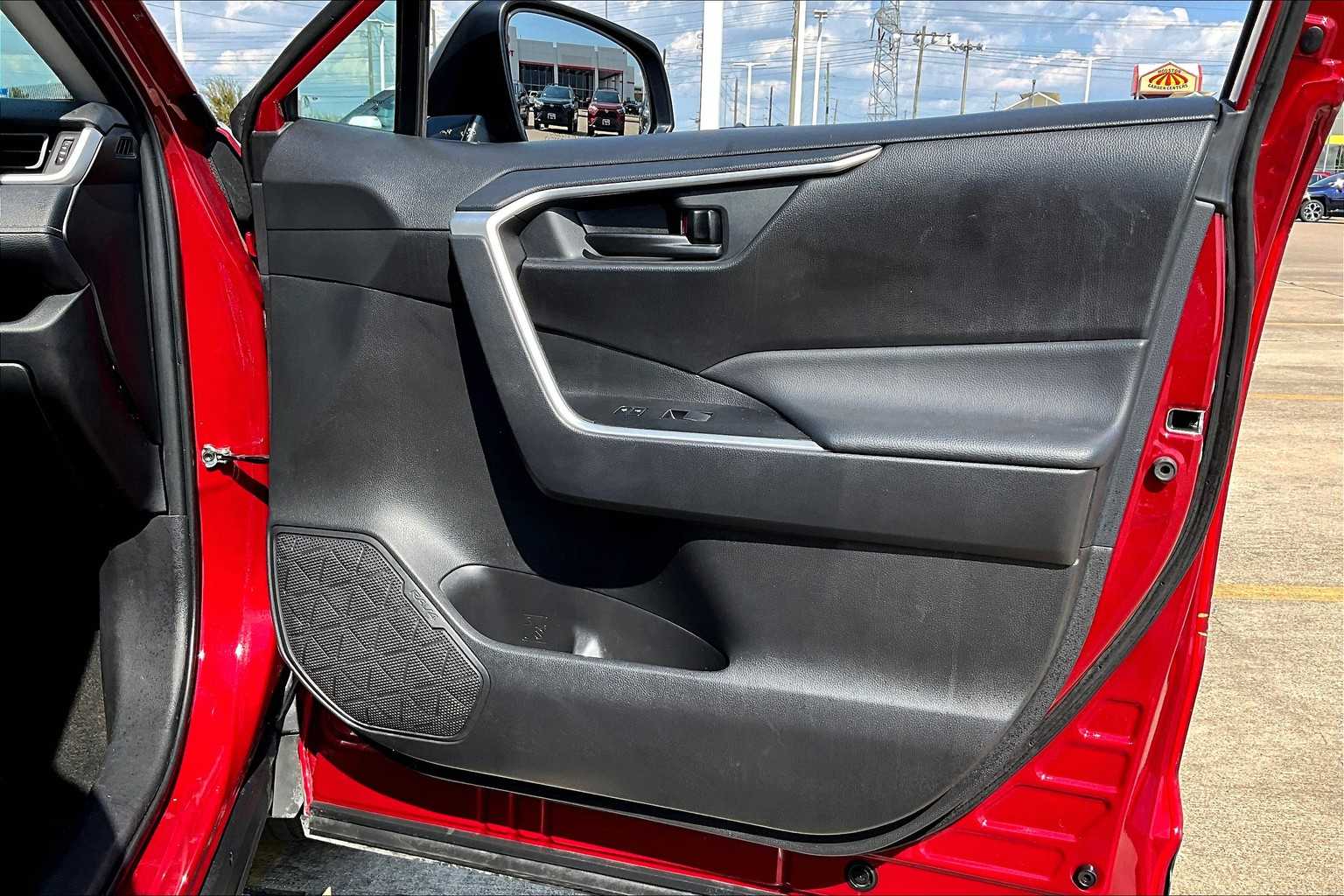 2024 Toyota RAV4 LE photo 20