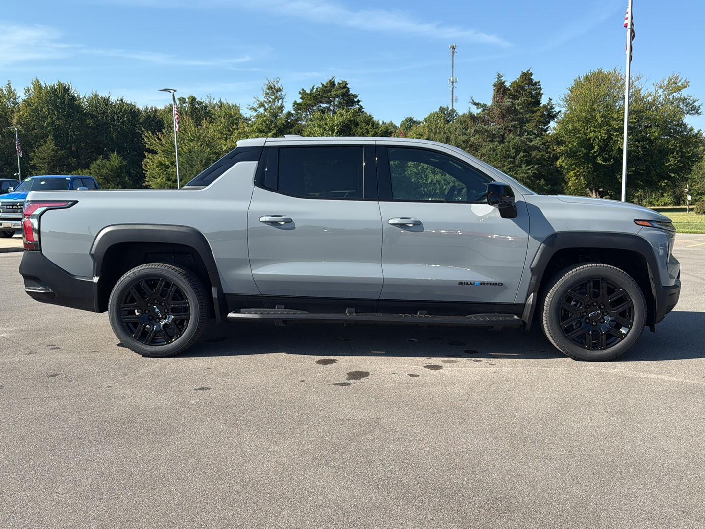 2026 Chevrolet Silverado EV LT photo 4