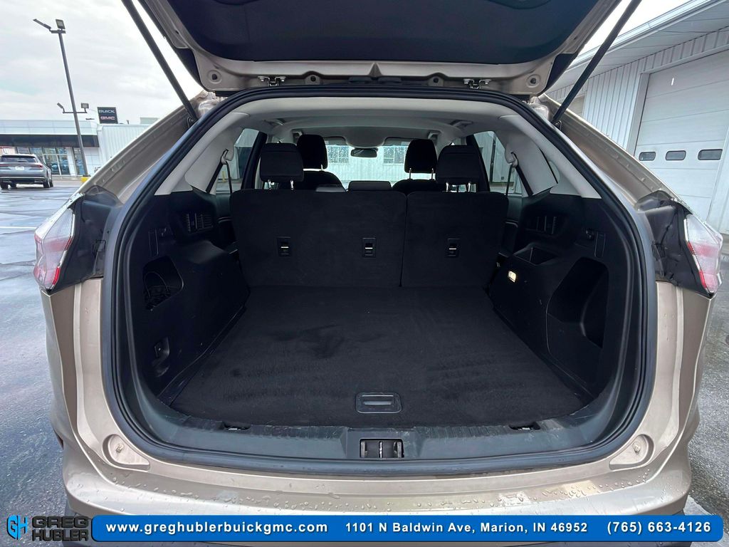 2020 Ford Edge SE photo 11