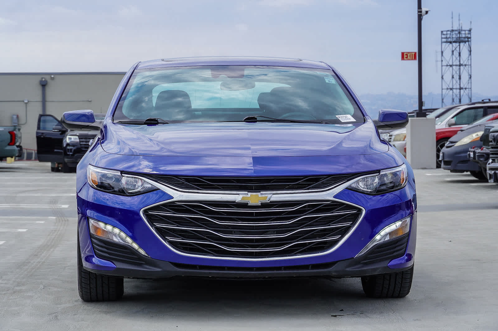 2023 Chevrolet Malibu 1LT photo 2