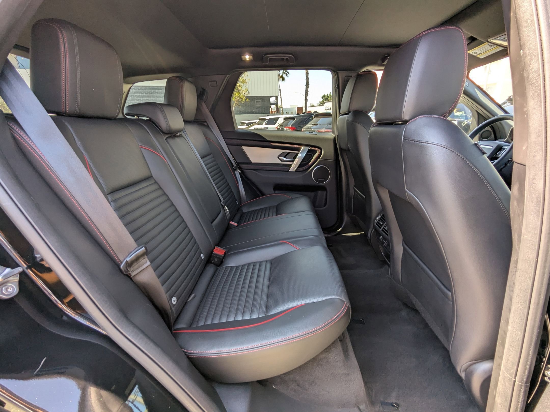 2023 Land Rover Discovery Sport SE R-Dynamic photo 16