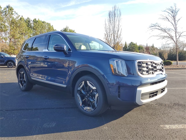 2025 Kia Telluride S photo 3