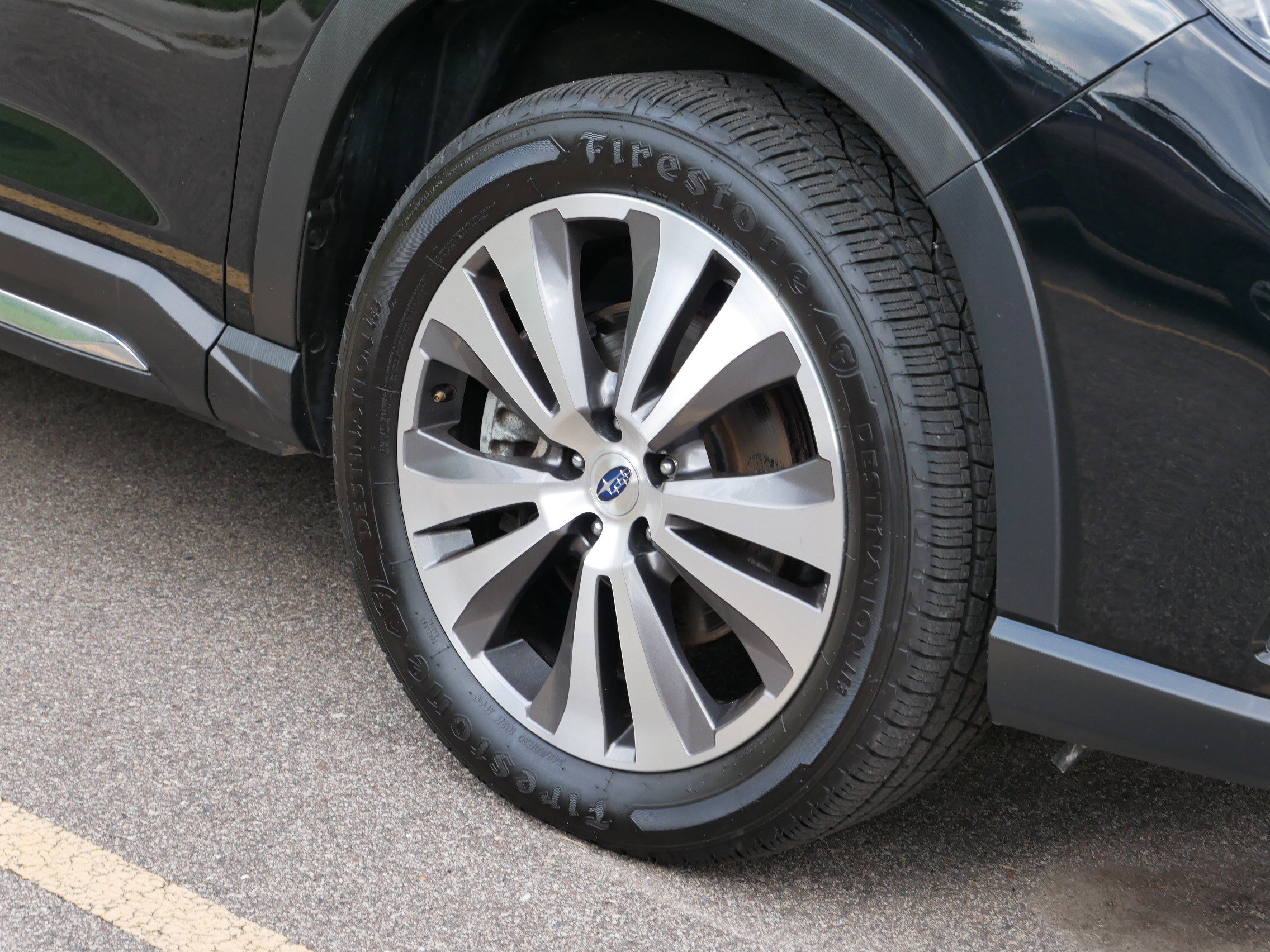 2022 Subaru Ascent Limited photo 2