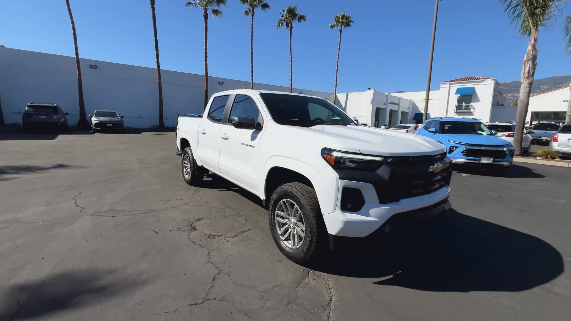 2024 Chevrolet Colorado LT photo 2