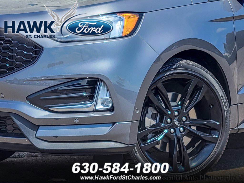 2022 Ford Edge ST photo 3