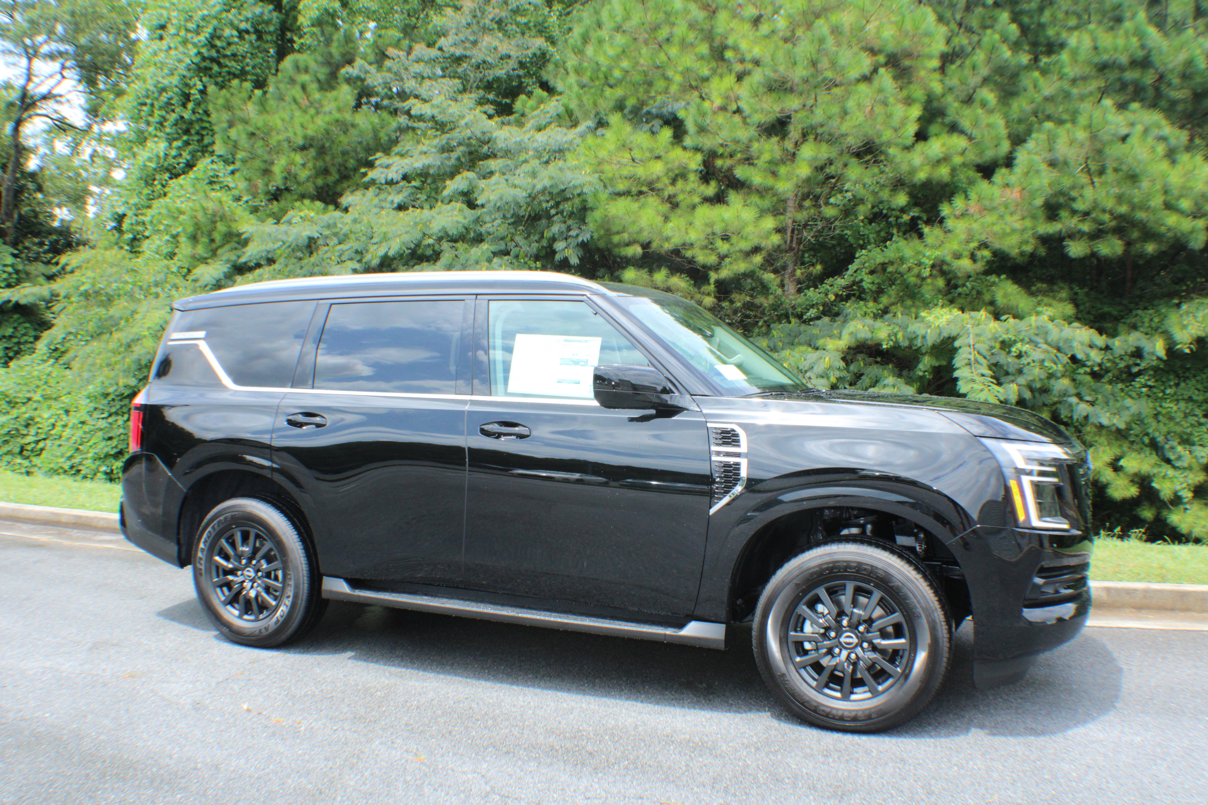 2025 Nissan Armada SV's photo