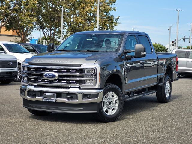 2026 Ford F-250 photo 2