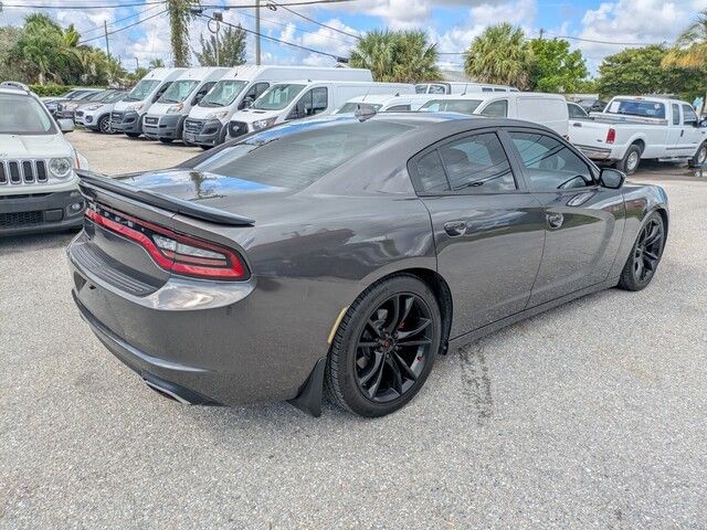 2016 Dodge Charger R/T photo 6