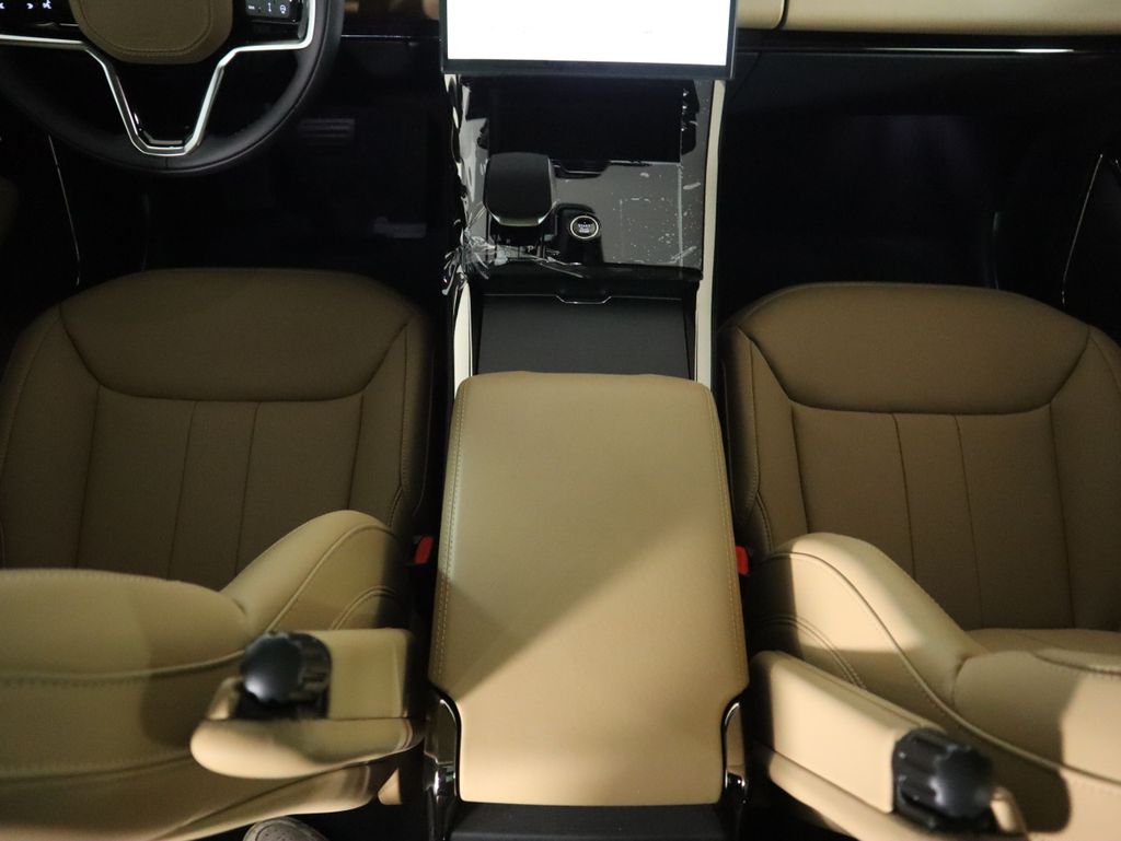 2025 Land Rover Range Rover Sport SE photo 17