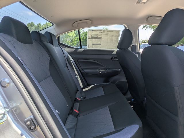 2025 Nissan Versa 1.6 SV photo 25