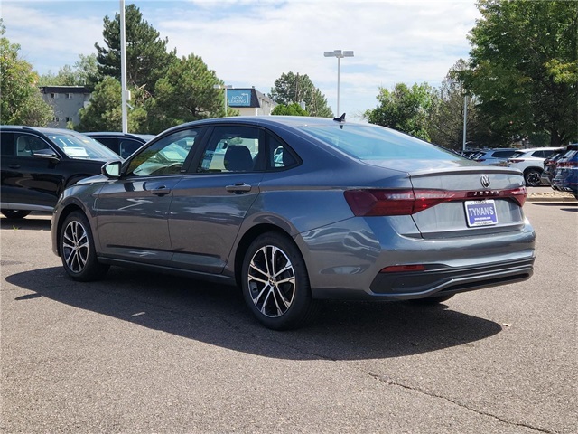 2025 Volkswagen Jetta Sport photo 4