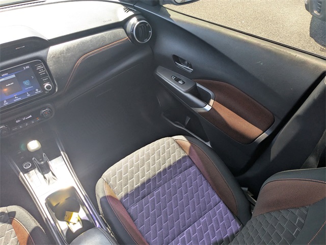 2022 Nissan Kicks SR photo 16