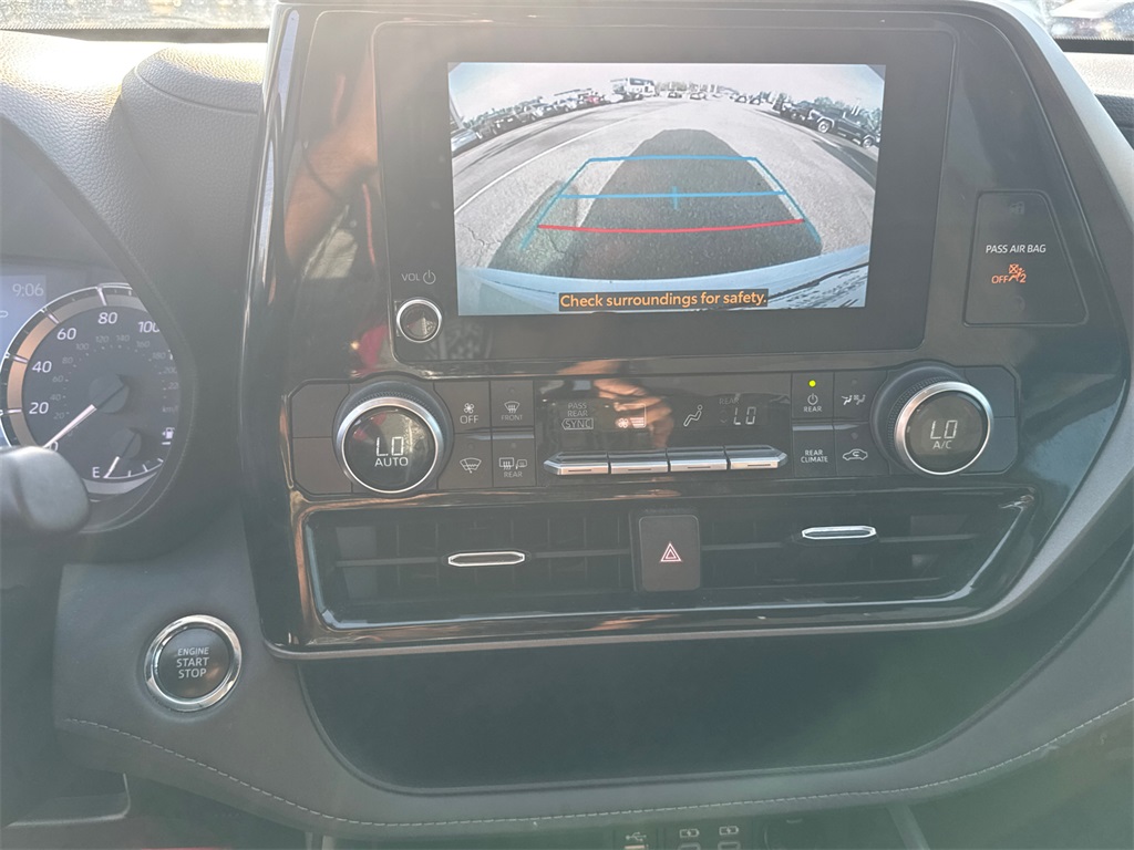 2023 Toyota Highlander L photo 27
