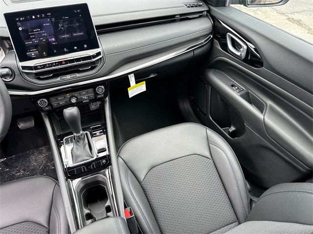 2025 Jeep Compass Latitude photo 17
