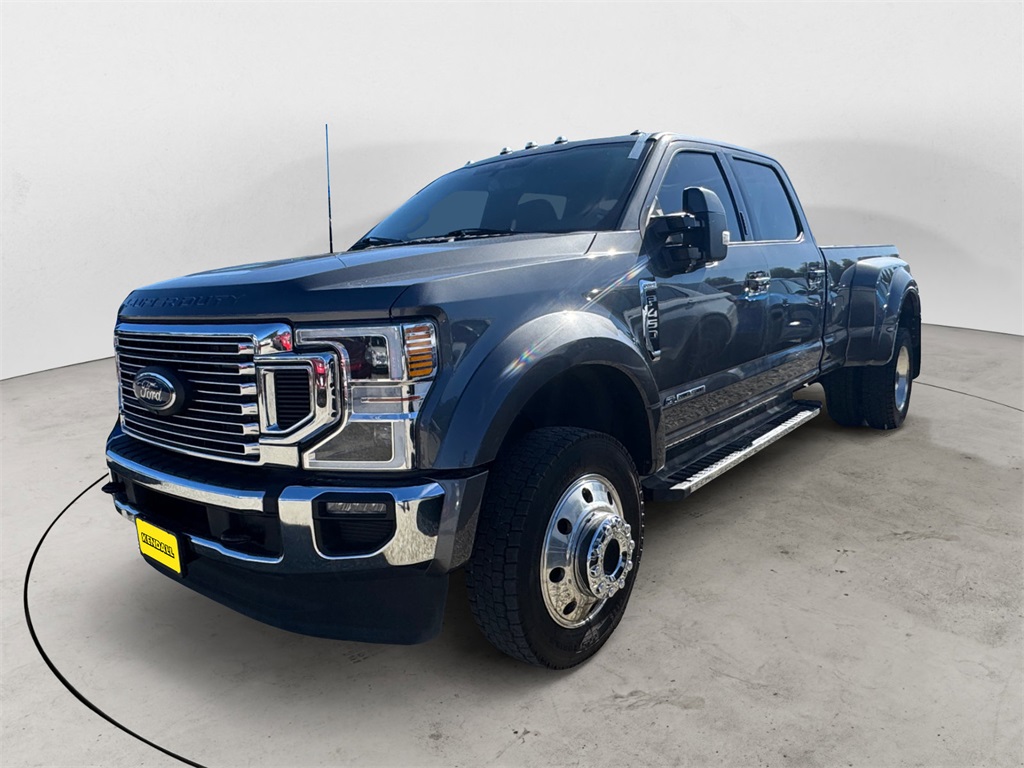 2022 Ford F-450 Super Duty Lariat's photo