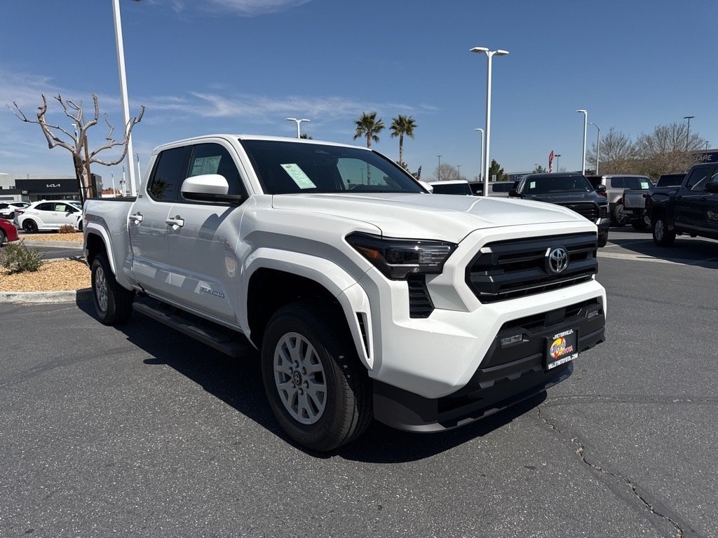 2025 Toyota Tacoma SR5 photo 4