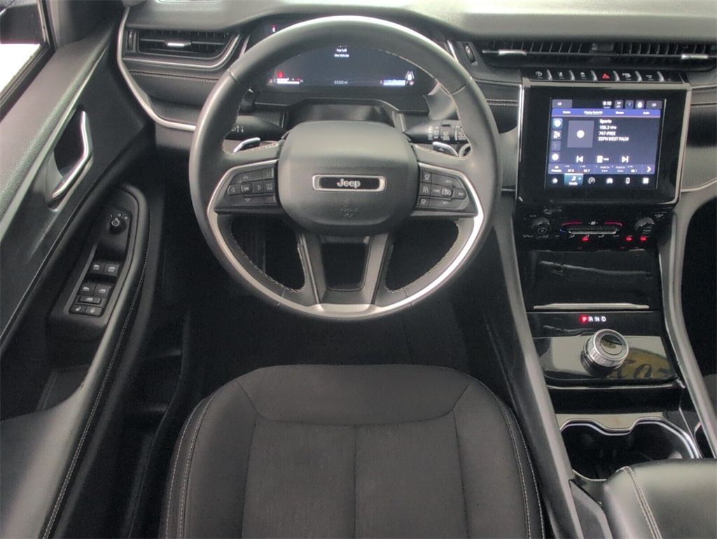 2023 Jeep Grand Cherokee Laredo photo 8