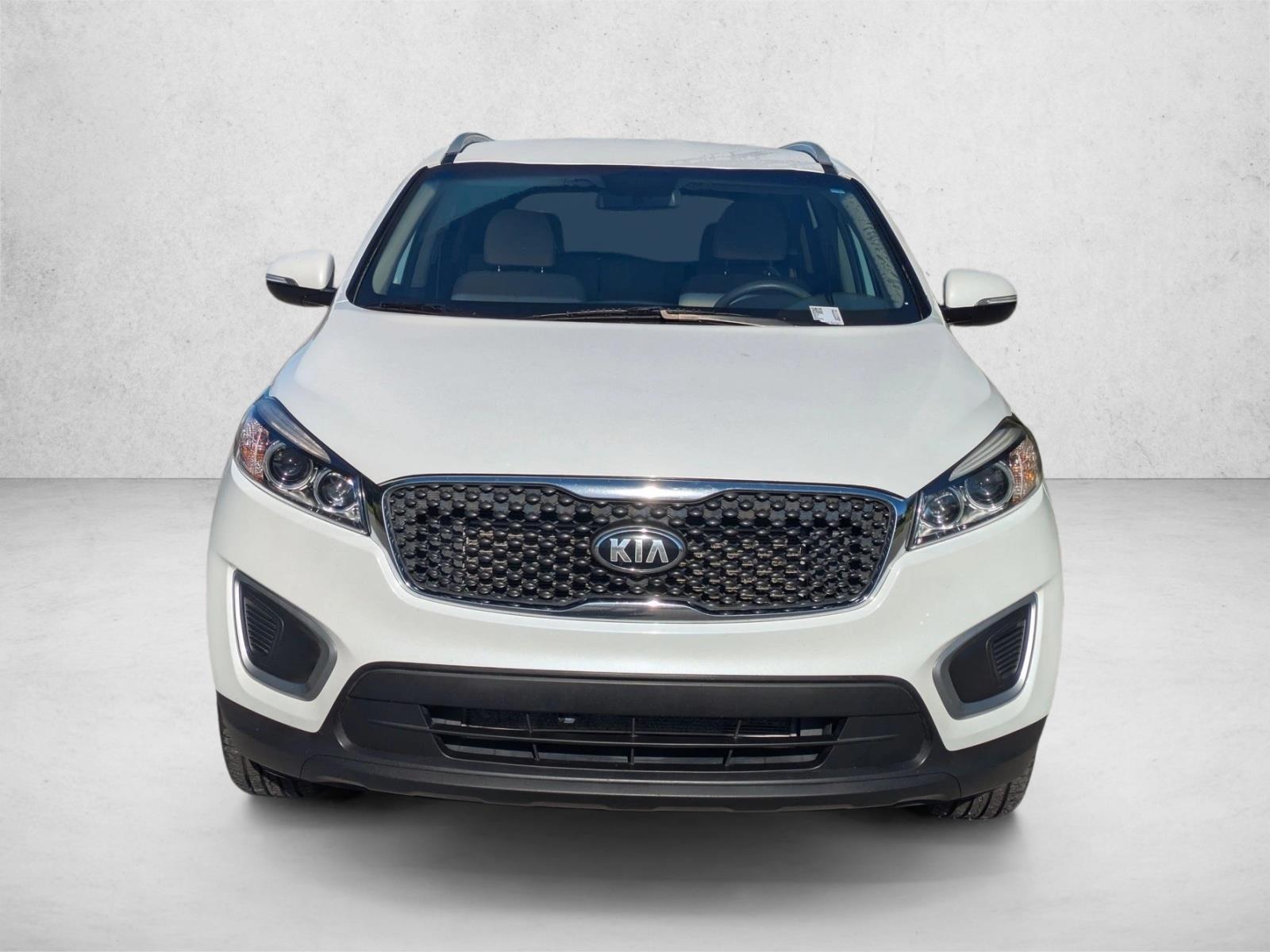 2018 Kia Sorento LX photo 2