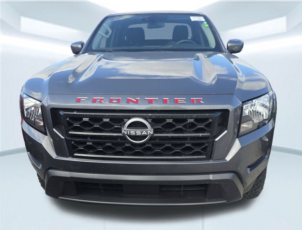 2023 Nissan Frontier SV photo 2
