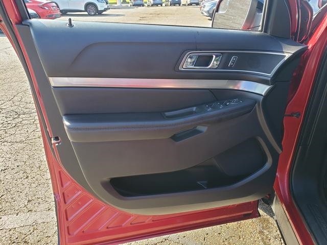 2018 Ford Explorer XLT photo 8