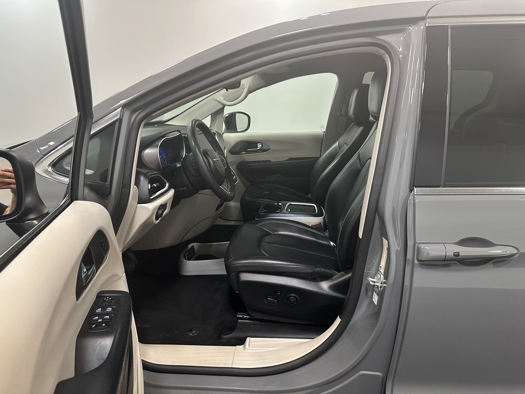 2023 Chrysler Pacifica Touring L photo 53