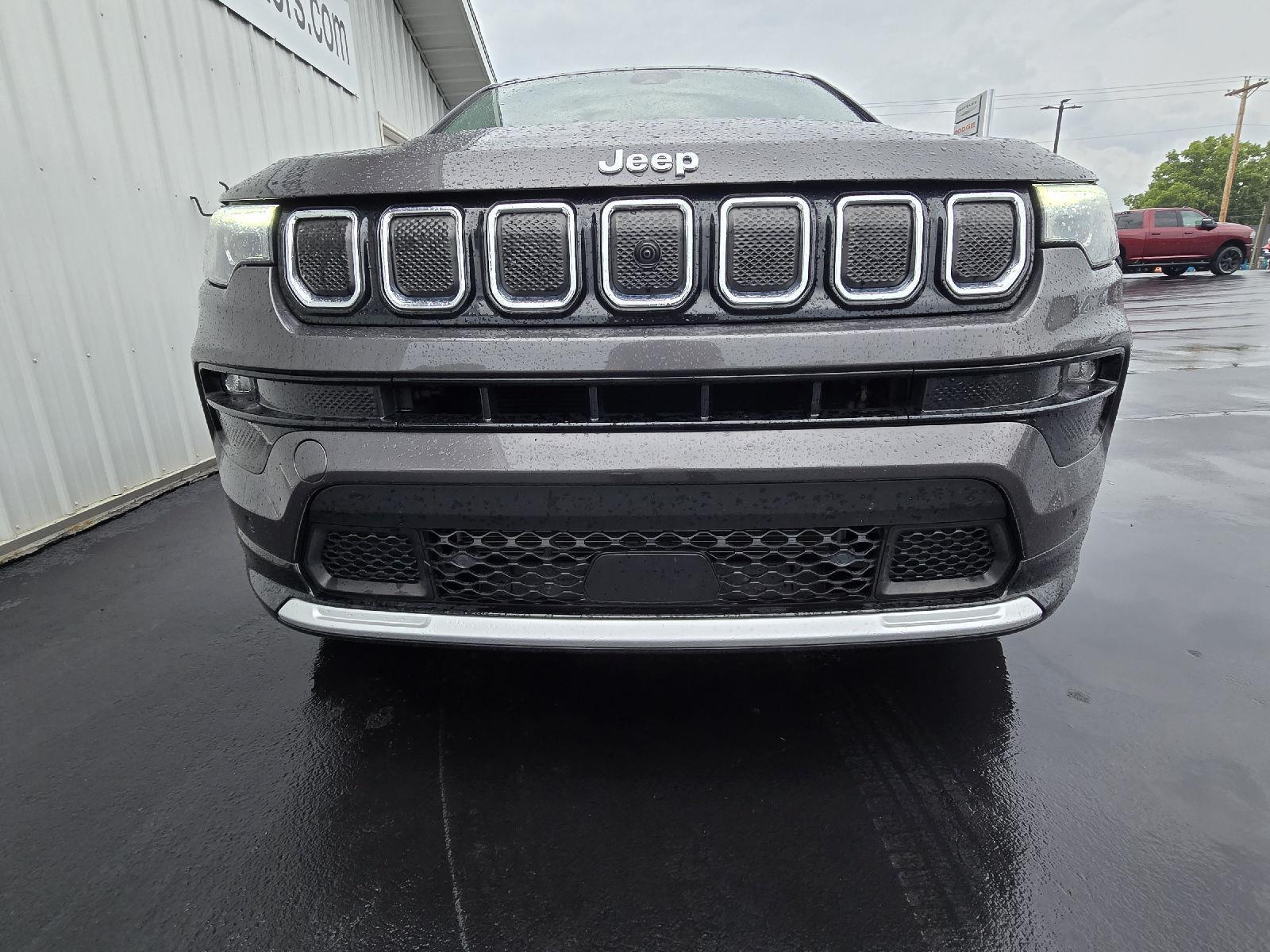 2022 Jeep Compass Limited photo 4