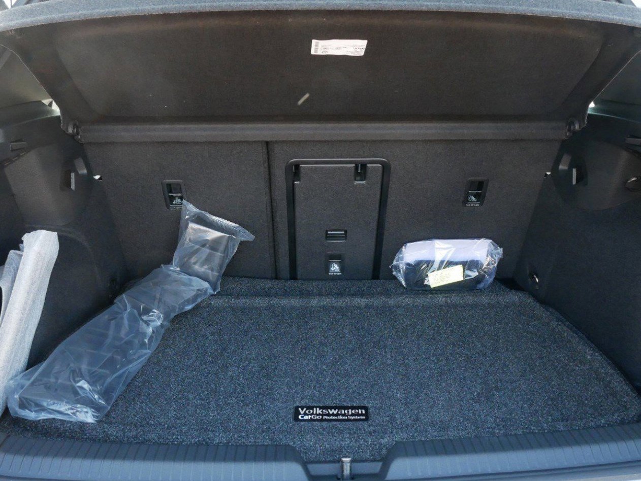 2024 Volkswagen Golf GTI SE photo 5