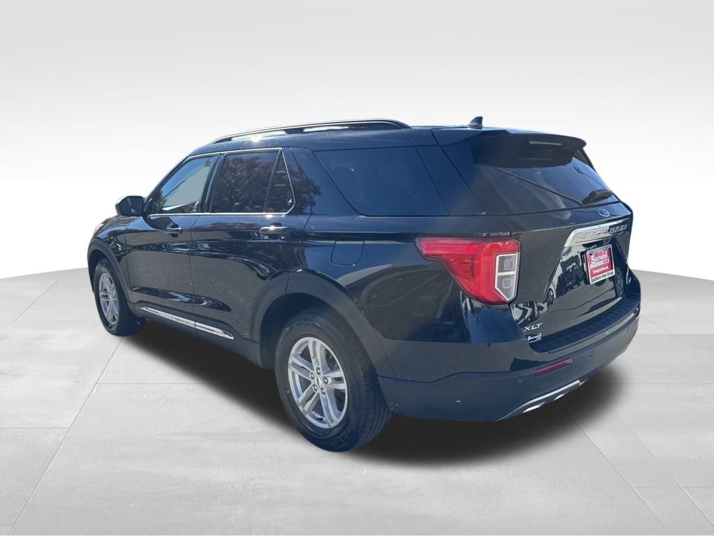 2024 Ford Explorer XLT photo 3