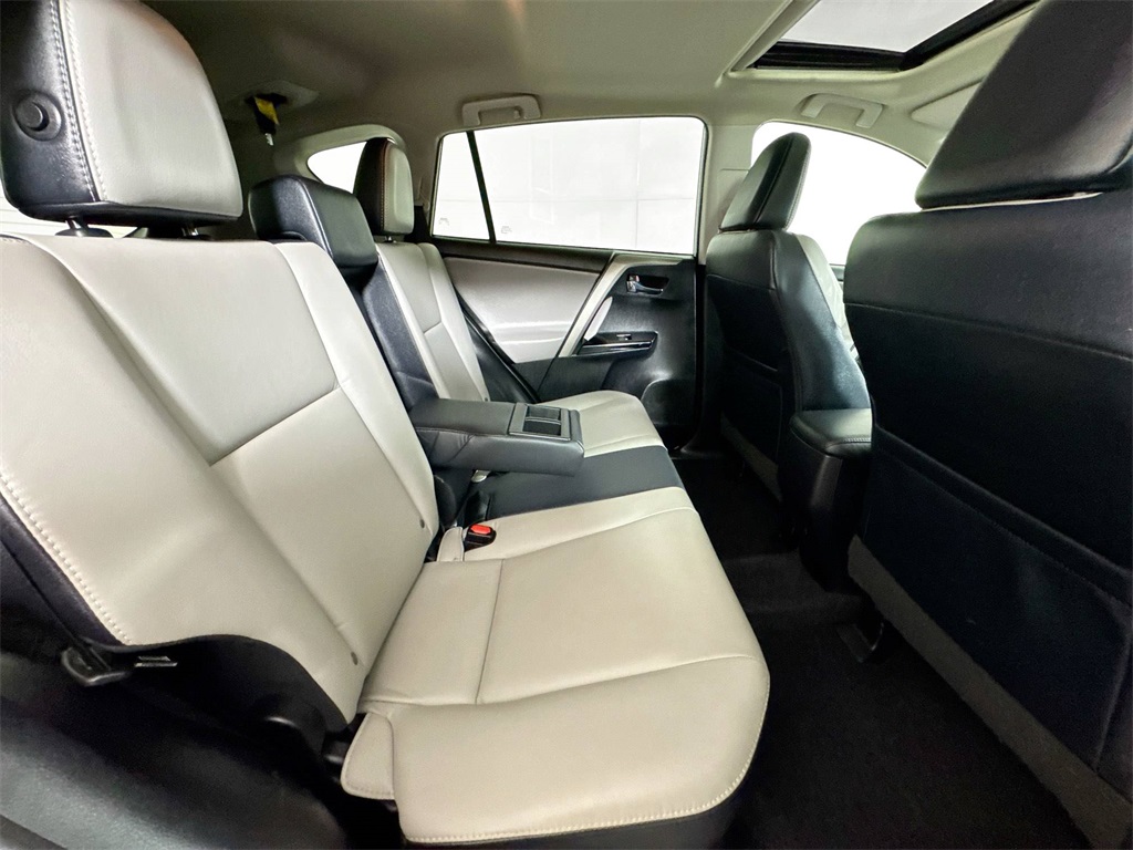 2017 Toyota RAV4 Limited photo 16