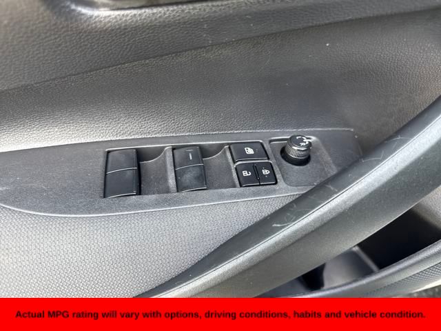 2022 Toyota Corolla LE photo 6