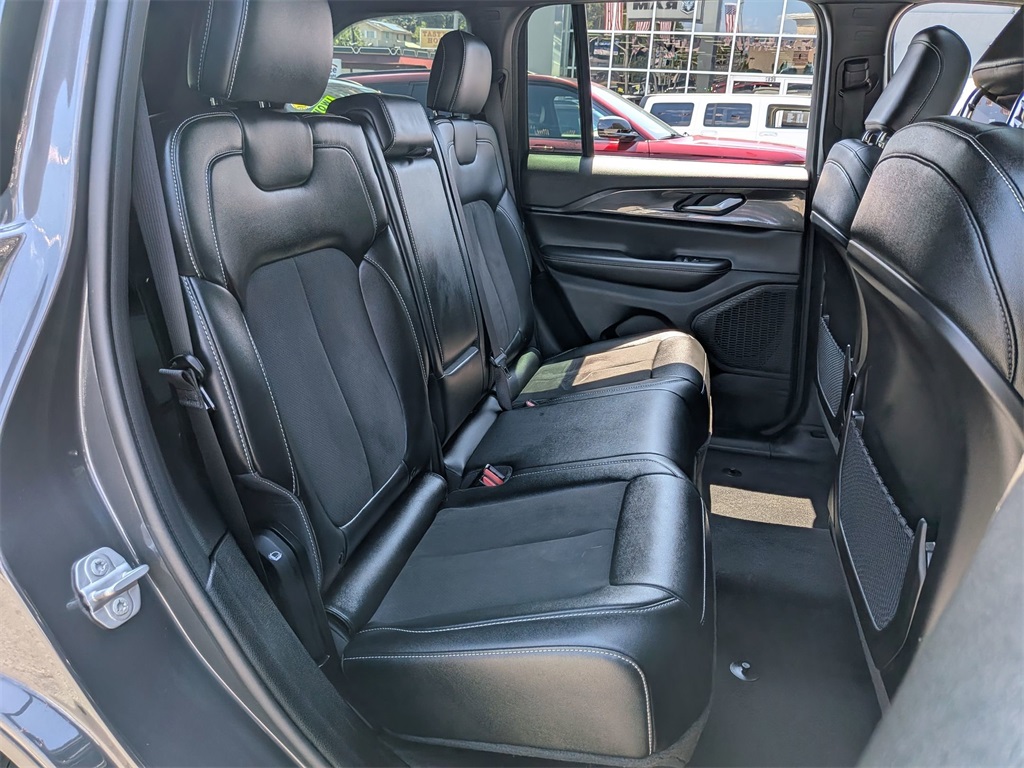 2023 Jeep Grand Cherokee Altitude photo 22